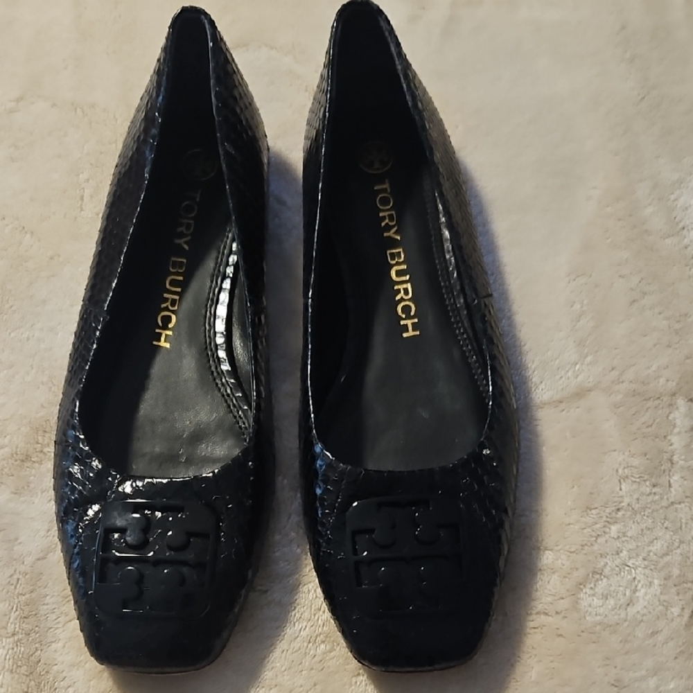 Tory Burch Black Textured Loafers